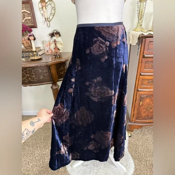 Y2k whimsigoth boho fairy floral velvet maxi skirt - Picture 3 of 4